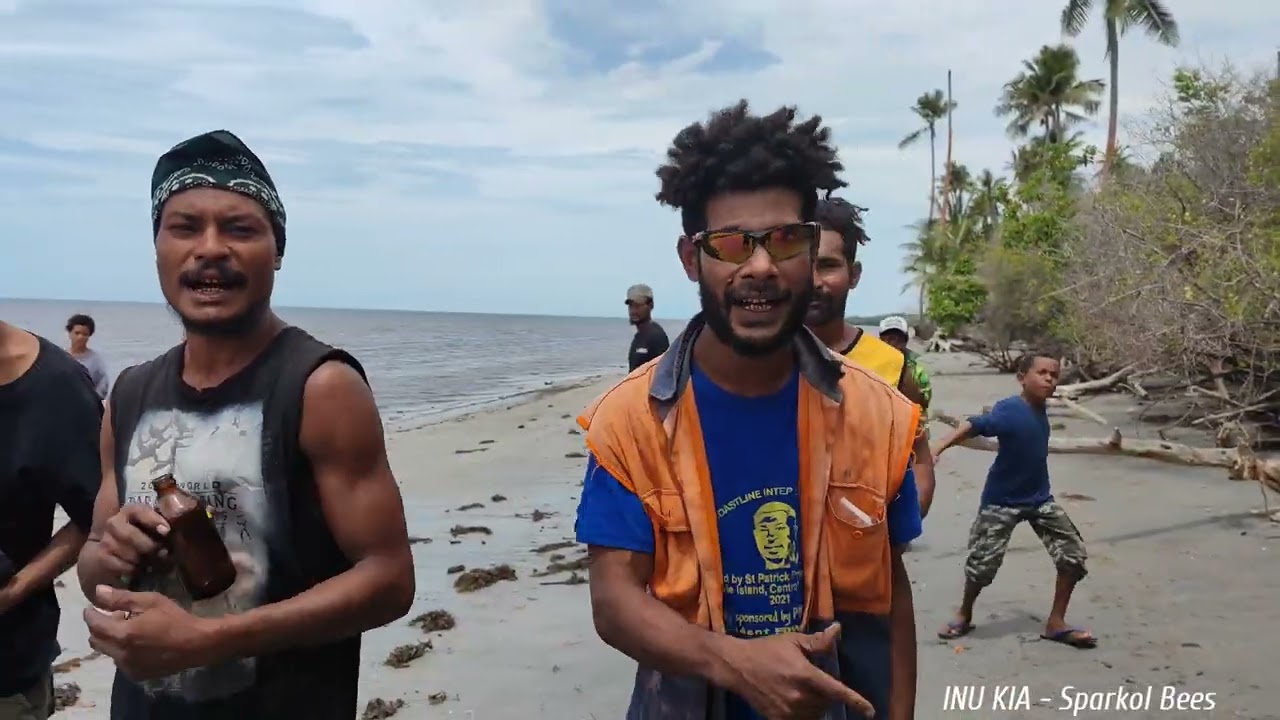 Inu Kia - Sparkol Bees (Official Music Video 2022).