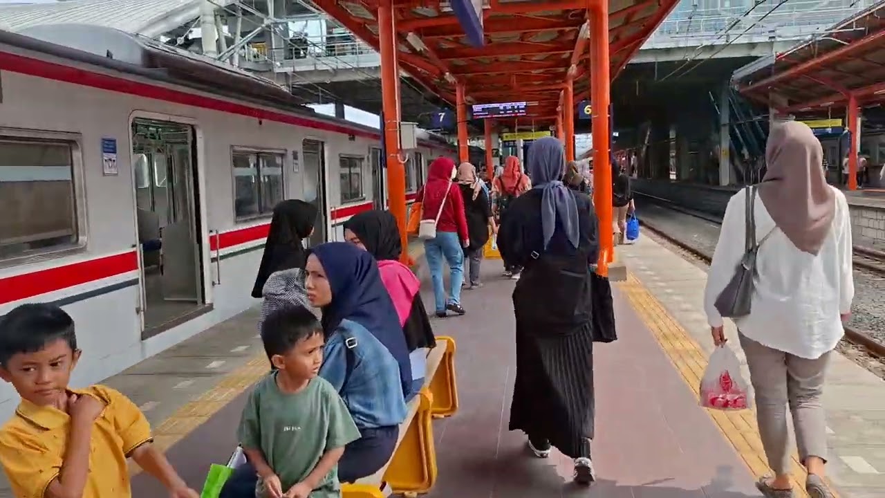 Stasiun  transit Manggarai ke stasiun Bekasi