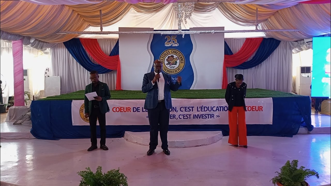 Célébration 25ans des Écoles chrétiennes Source de vie : Jonathan KAZADI, et les parents satisfaits