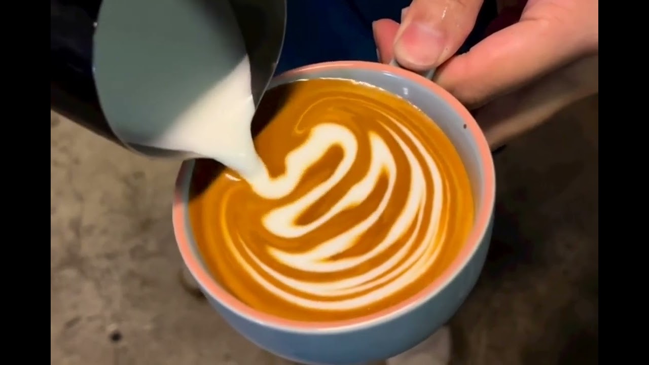 SlowMo | Slowleaf 🌿 Latte Art [ Barista:- @timetea_kuan]