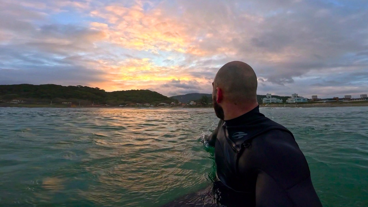 Tubarão Perto da Costa? Surfando Sozinho em Floripa 🌊– Surf Vlog POV