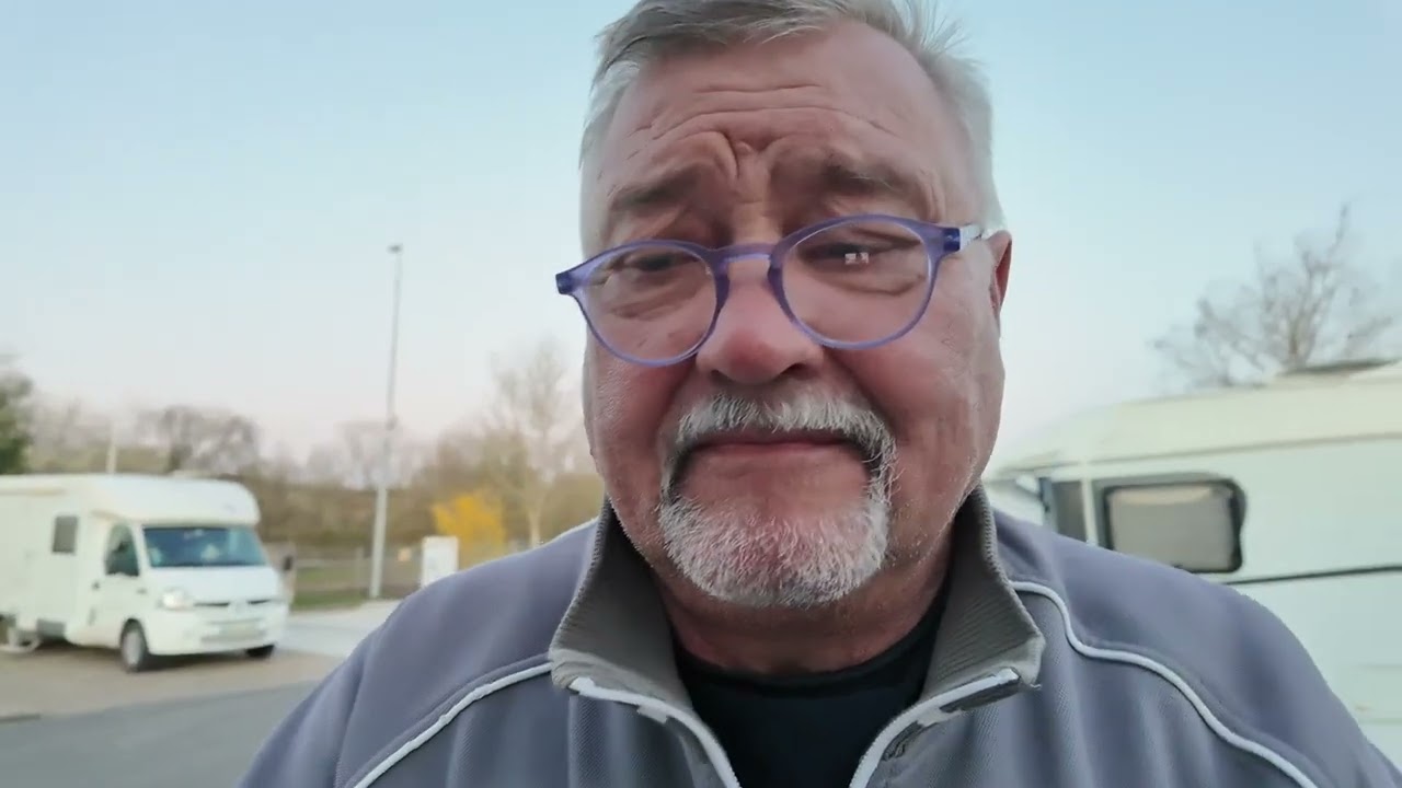 AUTOSTA HAJOSI TAAS JOTAIN ⎜ mutta matka kohti pohjoista jatkuu, vaikka hieman rampana