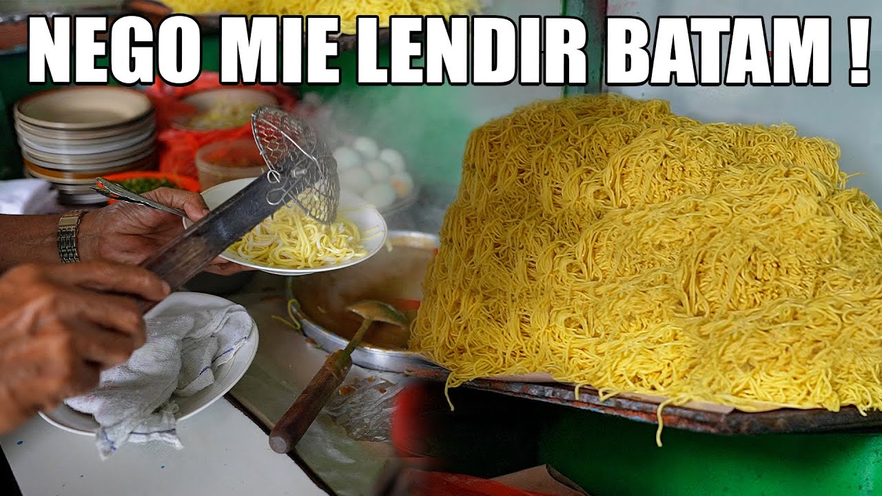 PEDAGANG INI JUALAN MIE LENDIR 14 RIBU, TERNYATA EMANG BERLENDIR MASUK KE MULUT !