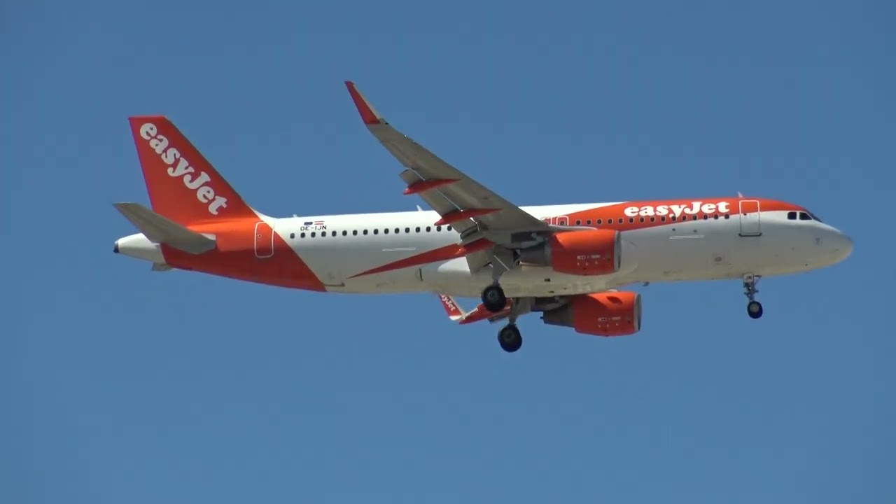 Easyjet Europe Airbus 320 OE-IJN Landing Malaga LEMG