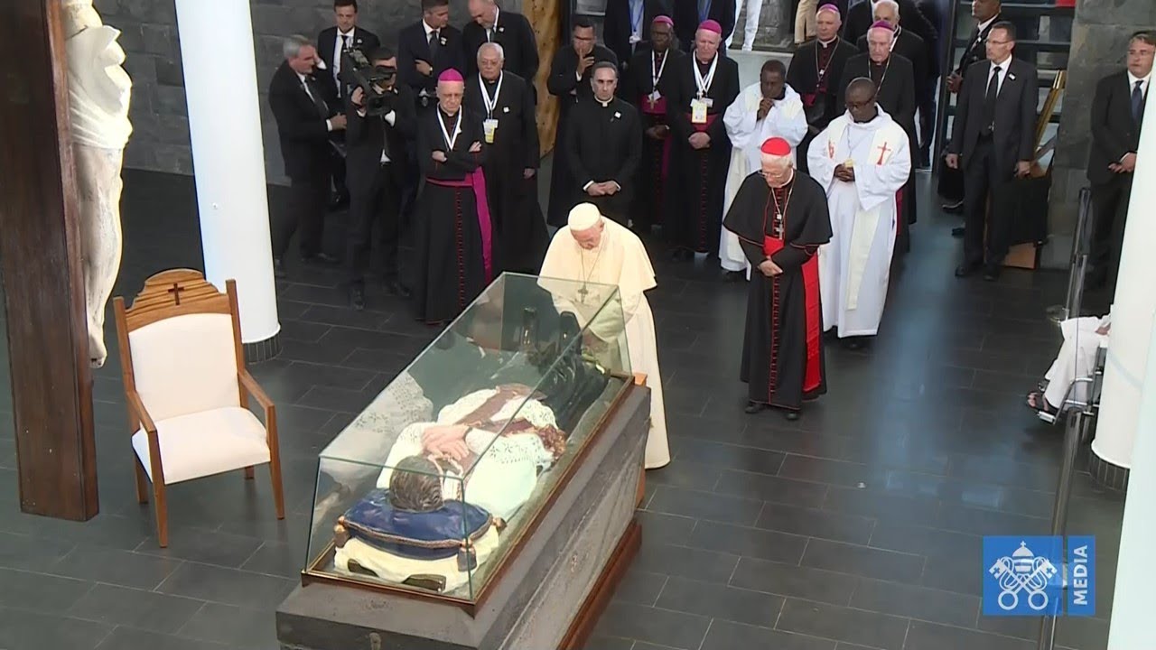 Visit of Pope Francis to the tomb of Blessed Jacques-Désiré Laval 9 September 2019 HD