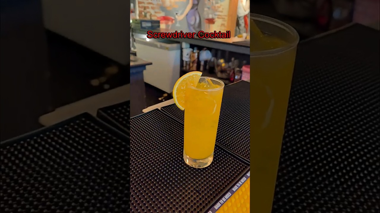 Screwdriver Cocktail 🍊🥃 | Orange Juice Vodka Drink | #Screwdriver #CocktailRecipe  #EasyCocktails