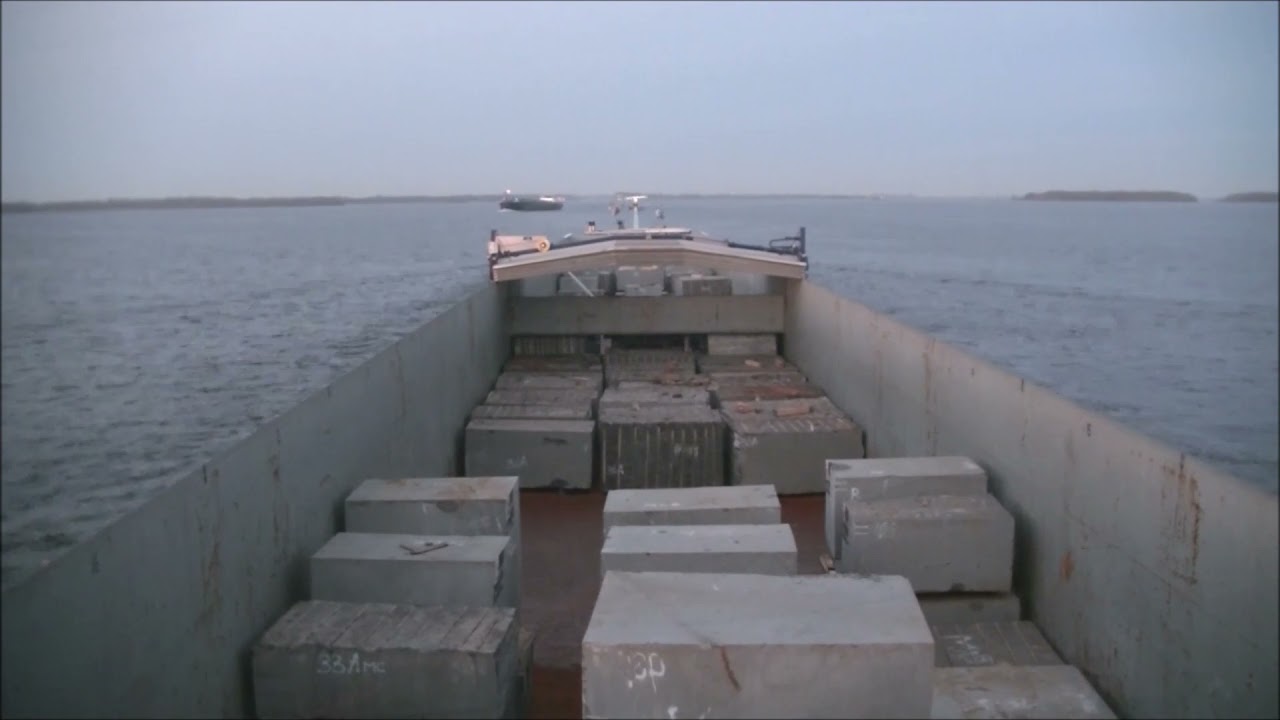 Vaart van Rotterdam naar Antwerpen in België