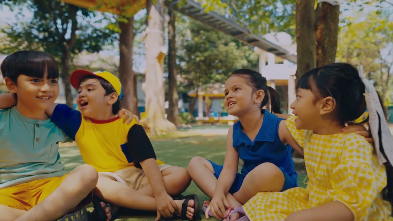 Bermekaran dan Mewangi feat. Dere (Official Music Video)