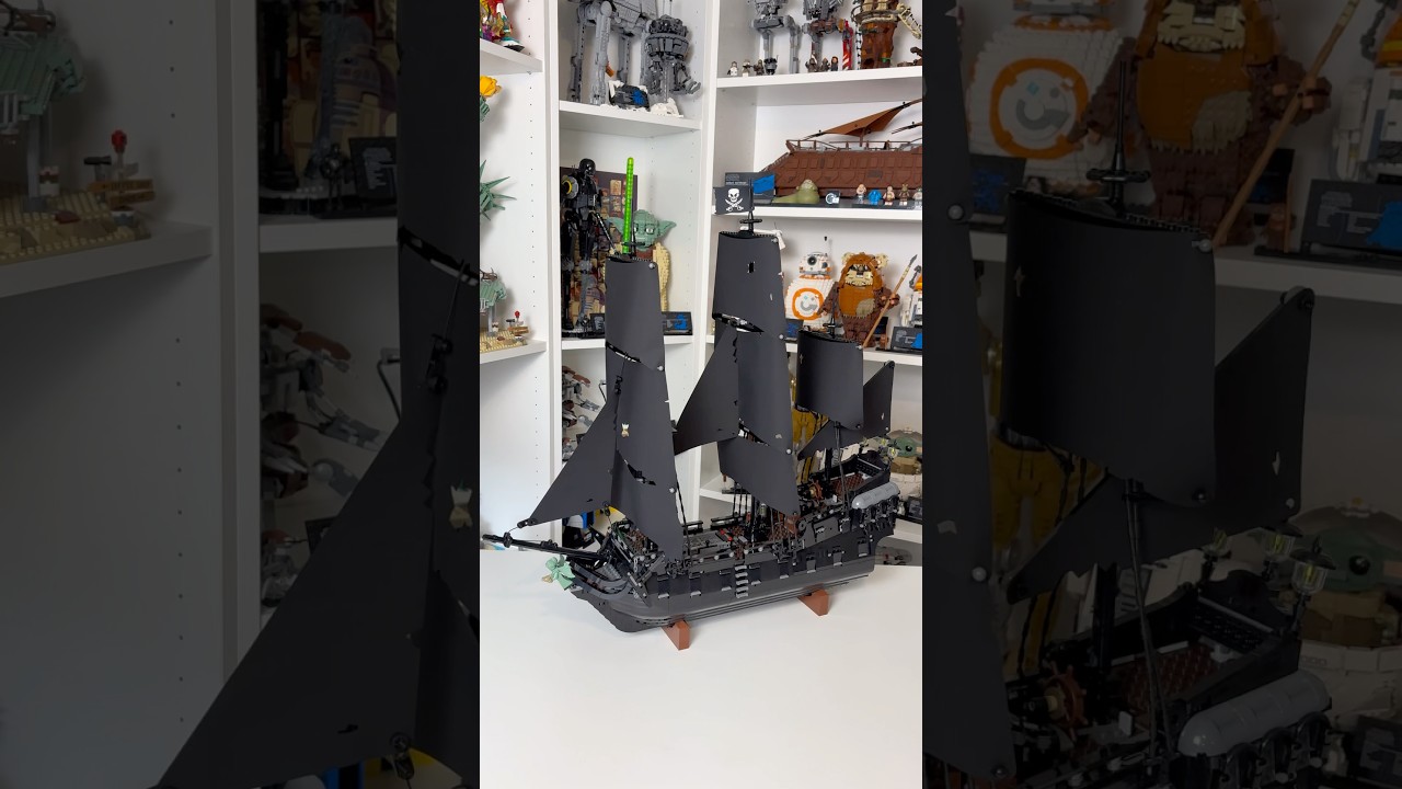 LEGO Icons Captain Jack Sparrow&rsquo;s Pirate Ship - Set number 10365.