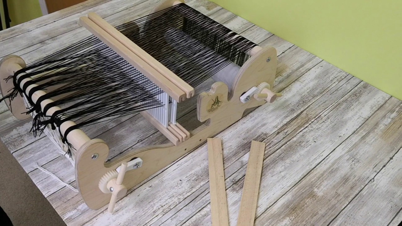 Weaving Fine Cloth On A Cricket Loom