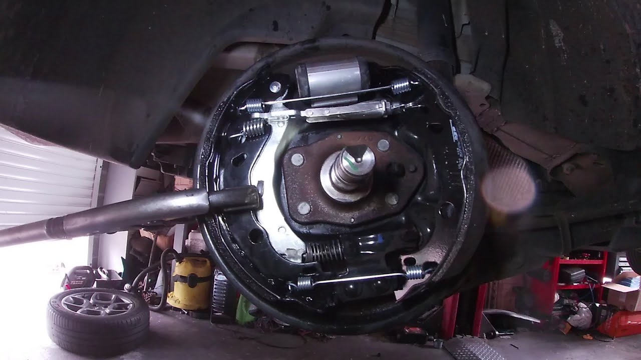 Changer freins arrières tambours Citroën C4 cactus 1 6 bluehdi