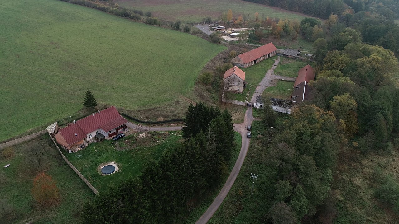 Komorce na prodej vila a statek + rodinn&yacute; dům + les a pole