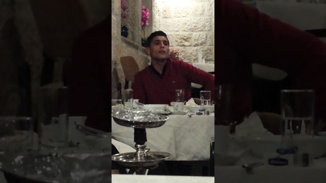 فيديو قديم لمحمد عساف يغني فات المعاد