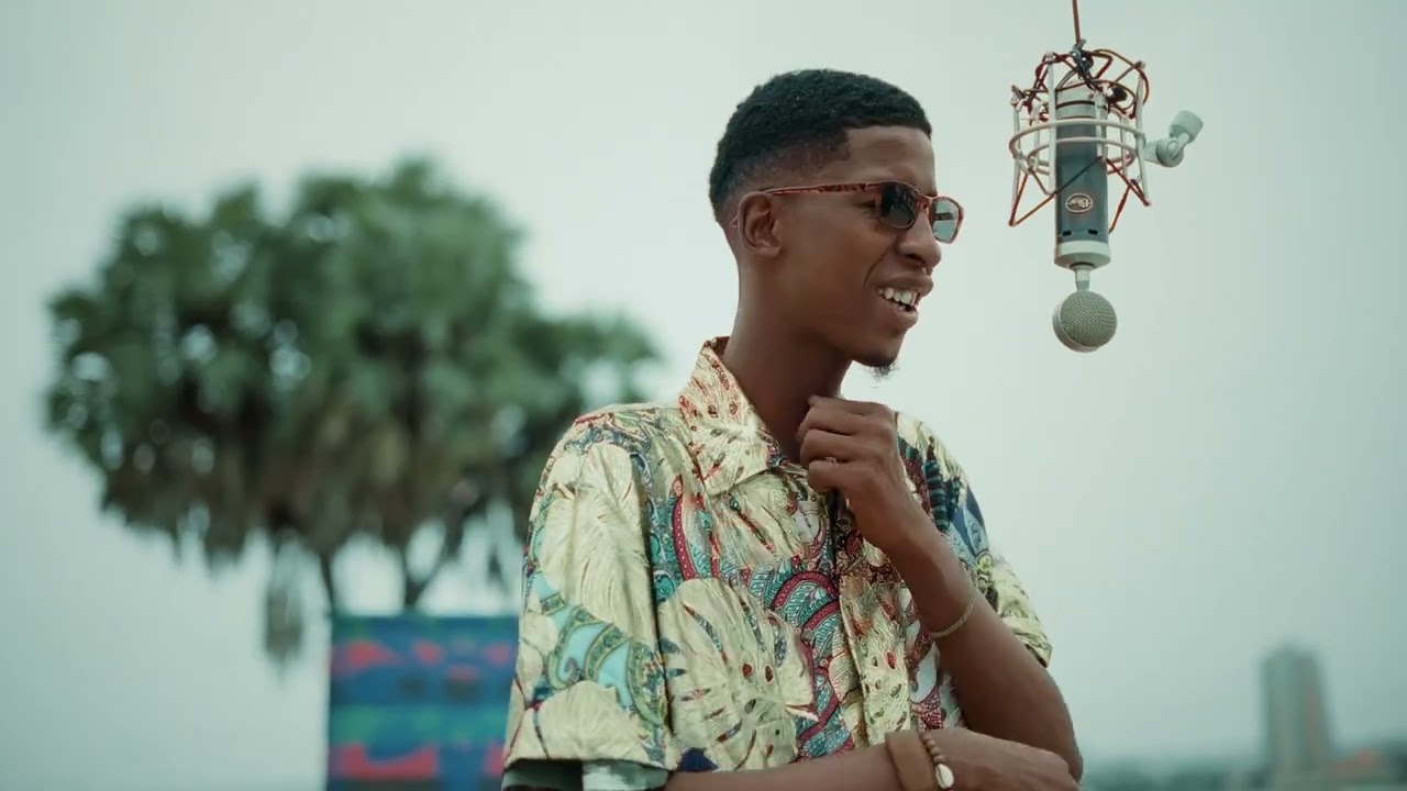 Mol B - Blessing Clip Officiel