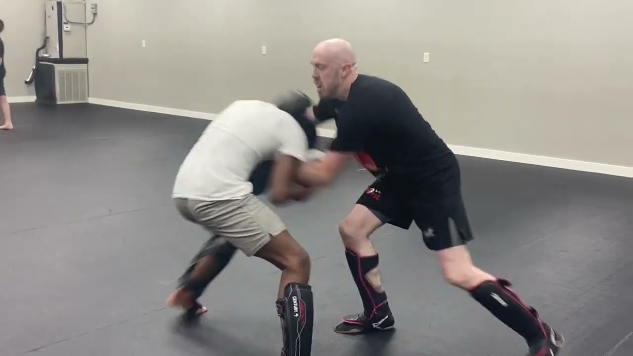 Kickboxing Showdown: Billy vs. Paul – Passion Meets Power!