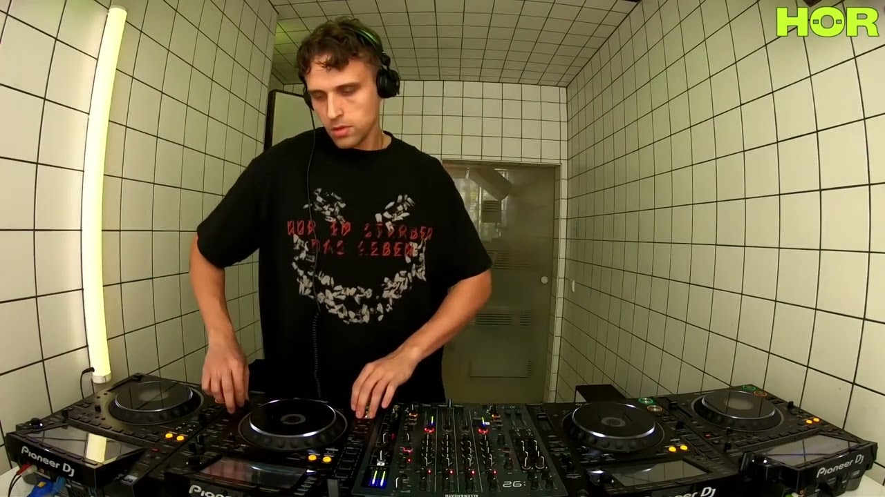 Franck Carouse - Hear The Sound