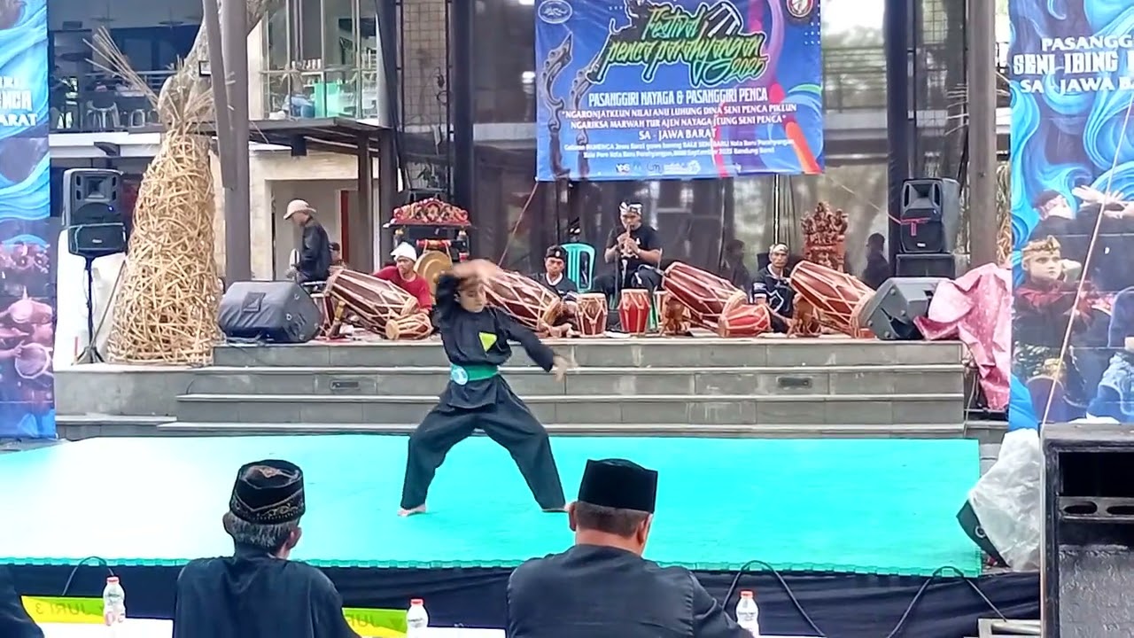 Domas Geger Hanjuang Pasang giri penca silat se Jawa Barat kota baru parahyangan. #pencaksilat #ppsi