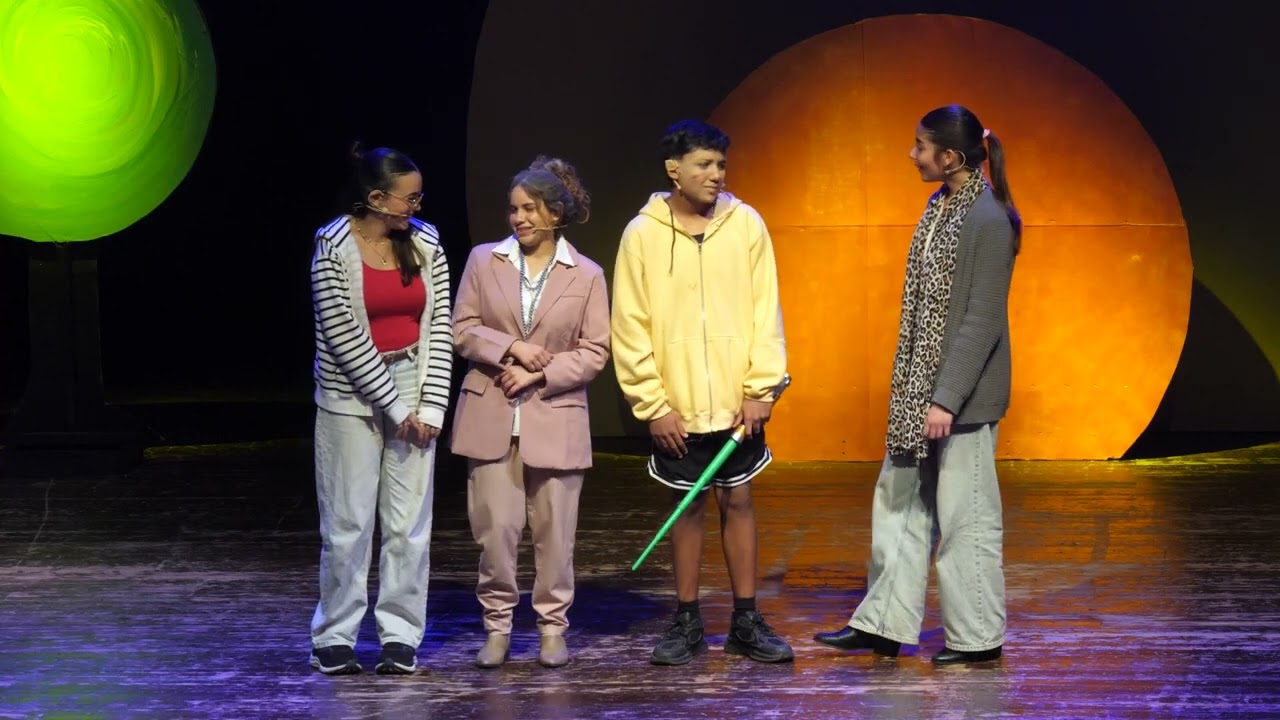 פלא 2026 - הצגה לכל המשפחה , סטודיו על הבמה