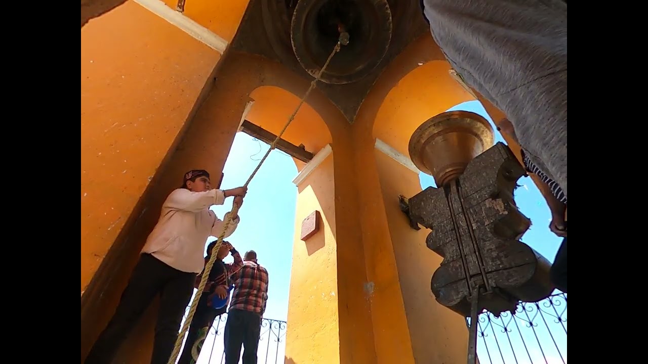 Repique de campanas cambio de mayordomía 1era llamada
