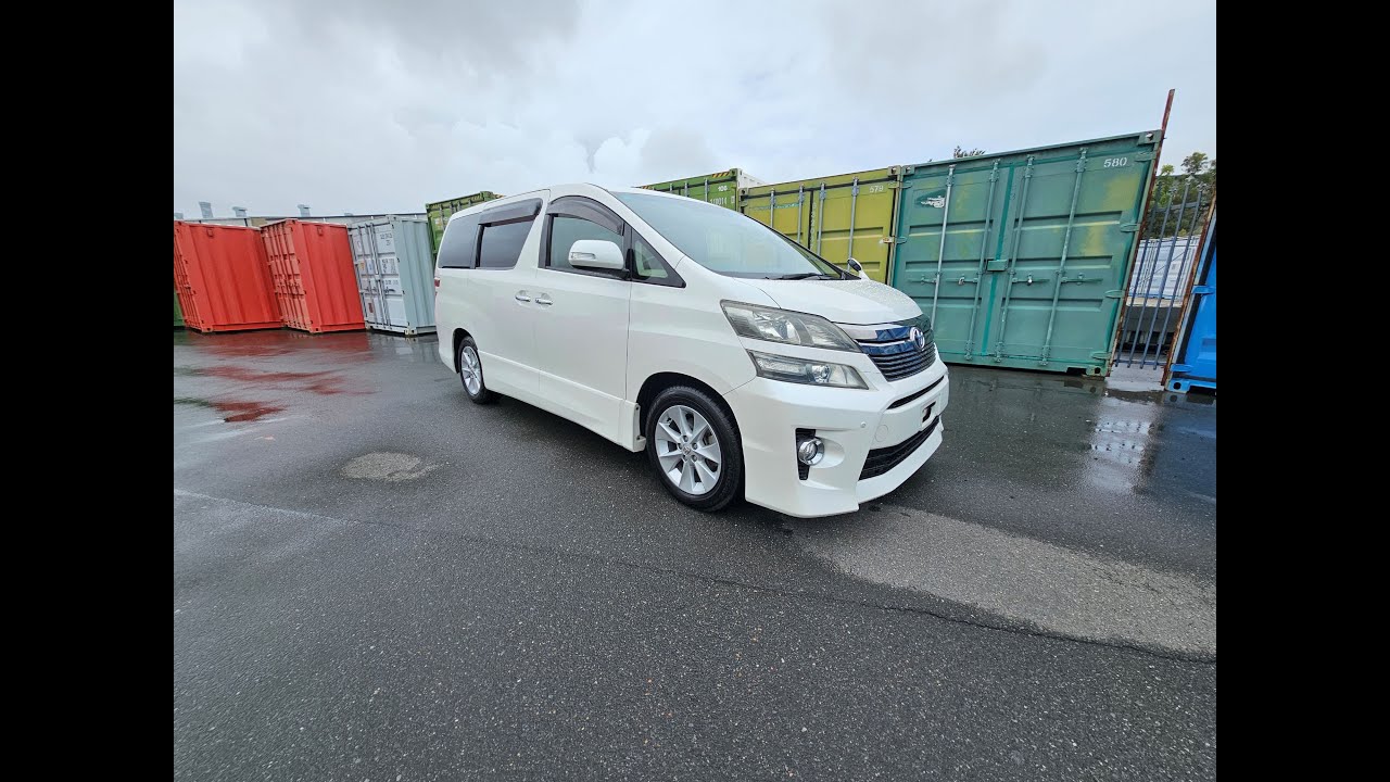2015  TOYOTA VELLFIRE 7 seater Luxury van