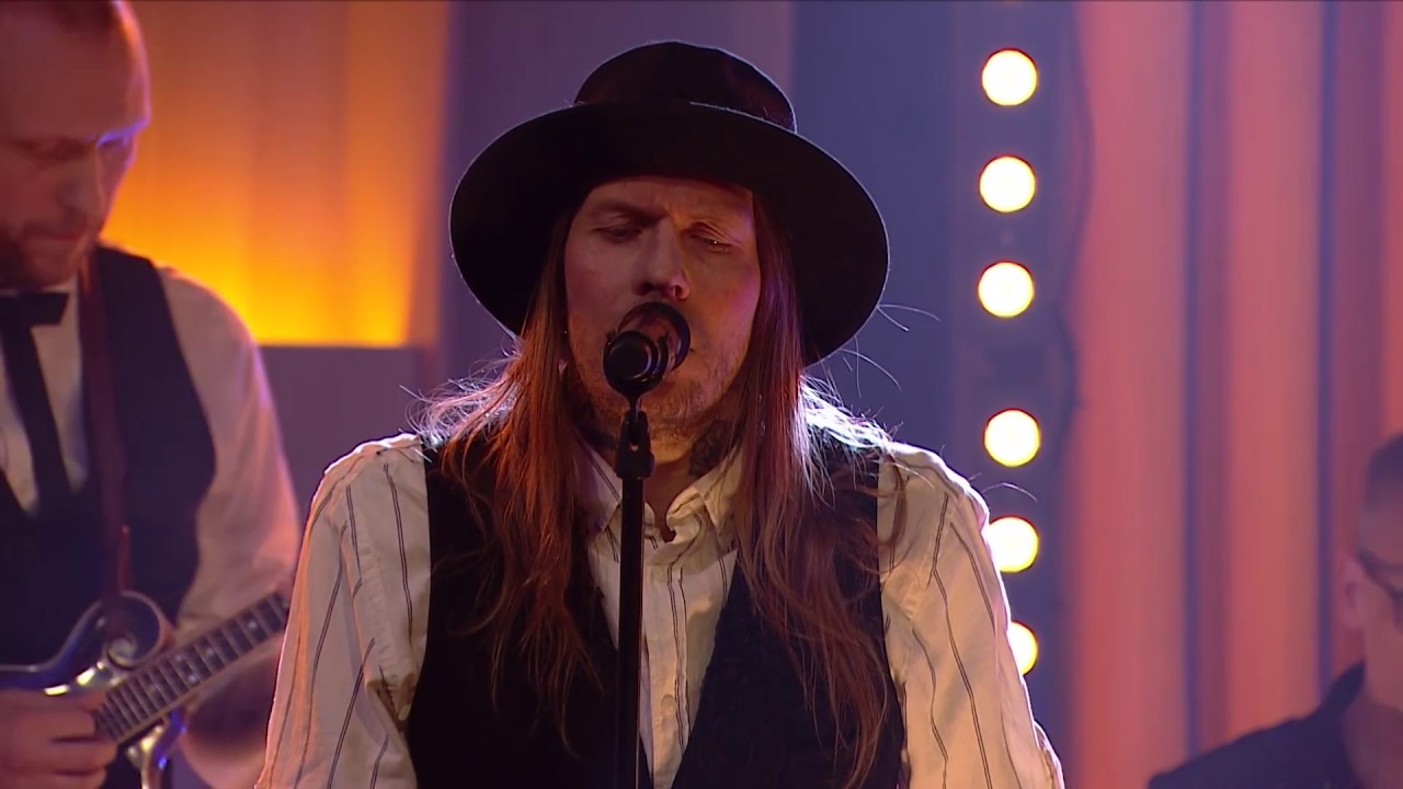 Krummi - Vetrars&oacute;l (Live at Gummi Ben talk show)