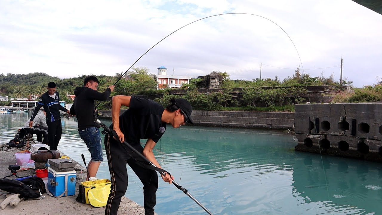 超偏僻的隱密小港口，裡面居然能釣到這種魚?!| 【港口磯釣】
