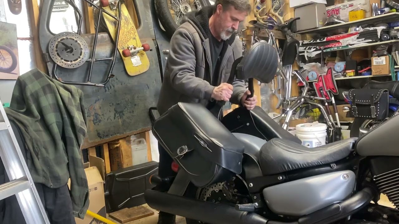 Suzuki VL1500 (C90) Quick attach backrest @BackYardBobber 