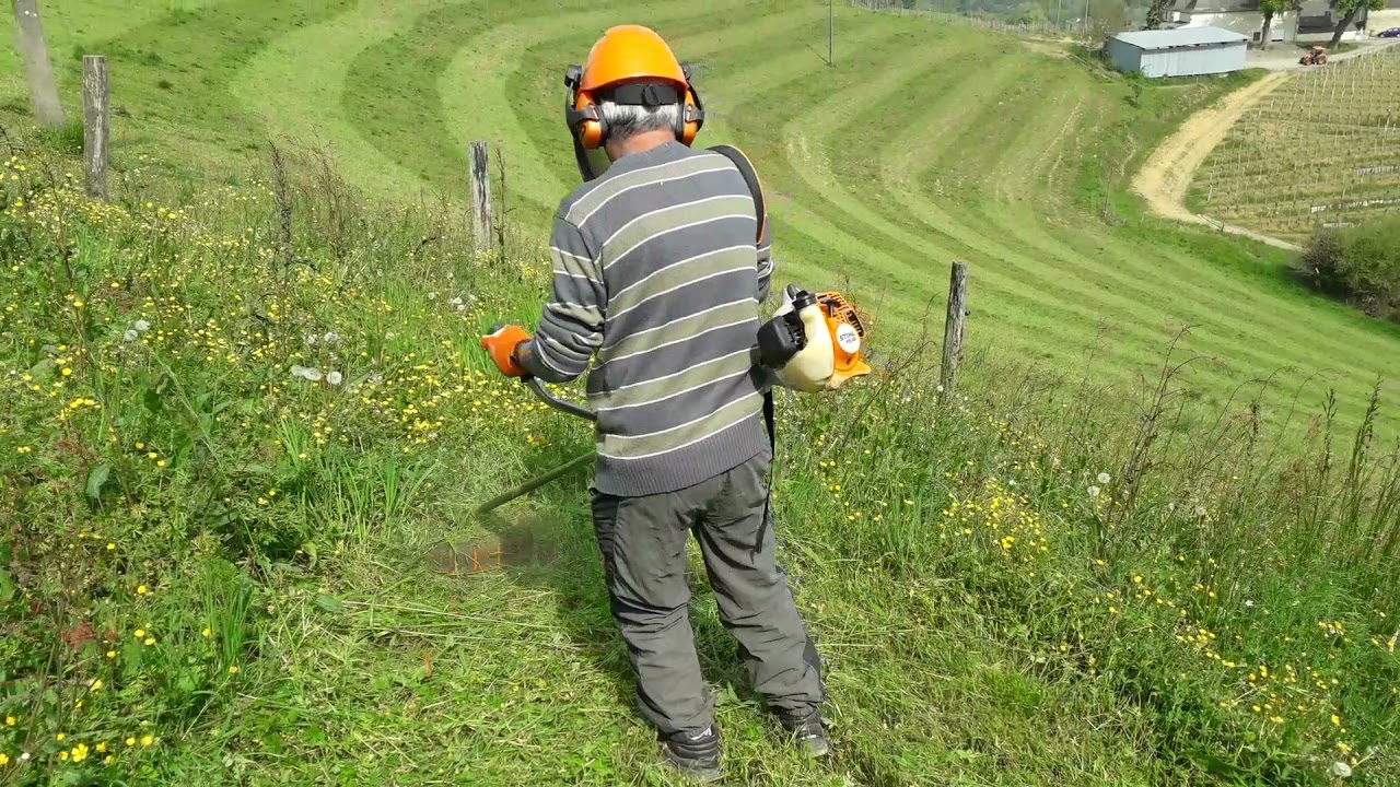 STIHL FS 55 IN ACTION