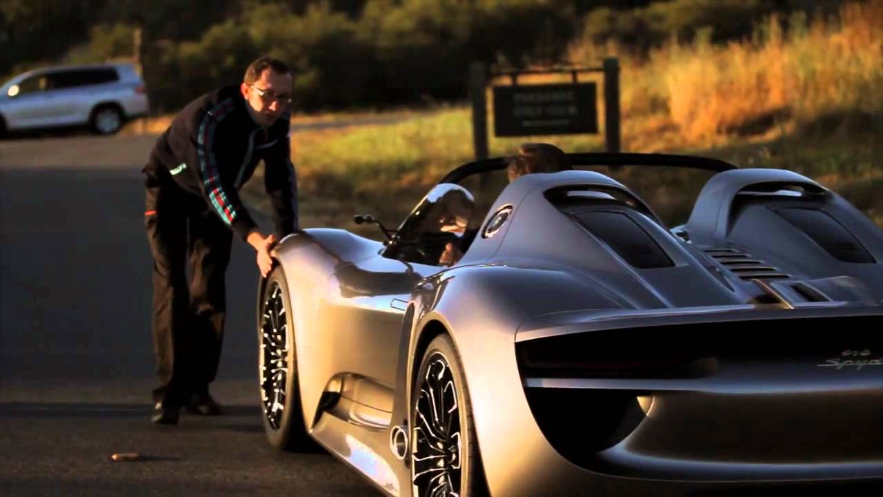 Porsche 918 Spyder Hybrid drives - first real video