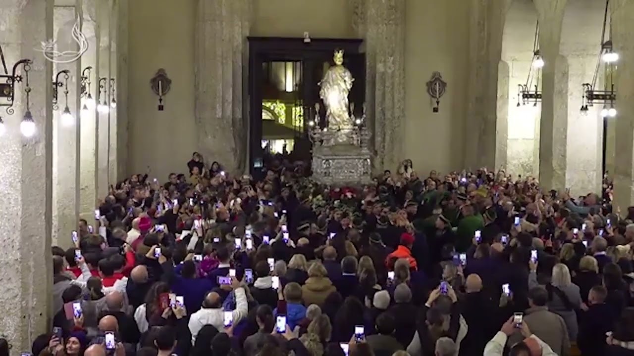 Si è concluso l’Ottavario di Santa Lucia: il simulacro rientra in Cattedrale nonostante la pioggia