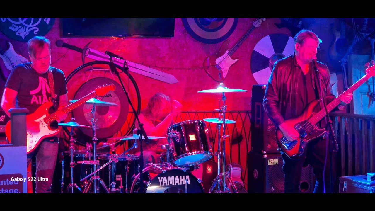 8 Foot Under LIVE at The Valkyrie Bar - Friday 21st April 2023