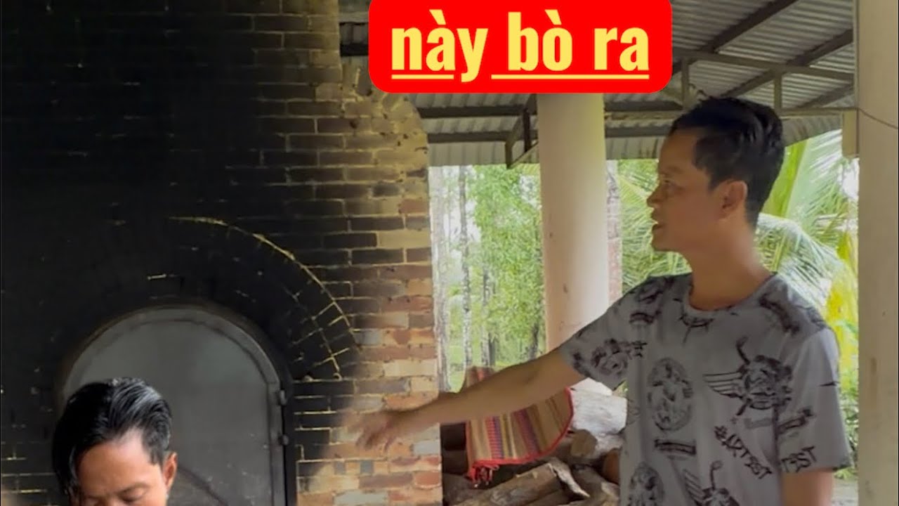 Chàng ca sĩ gầm cầu thu phục mãng xà siêu khủng đãi 12 người bạn ăn rồi chia tay biệt tích 