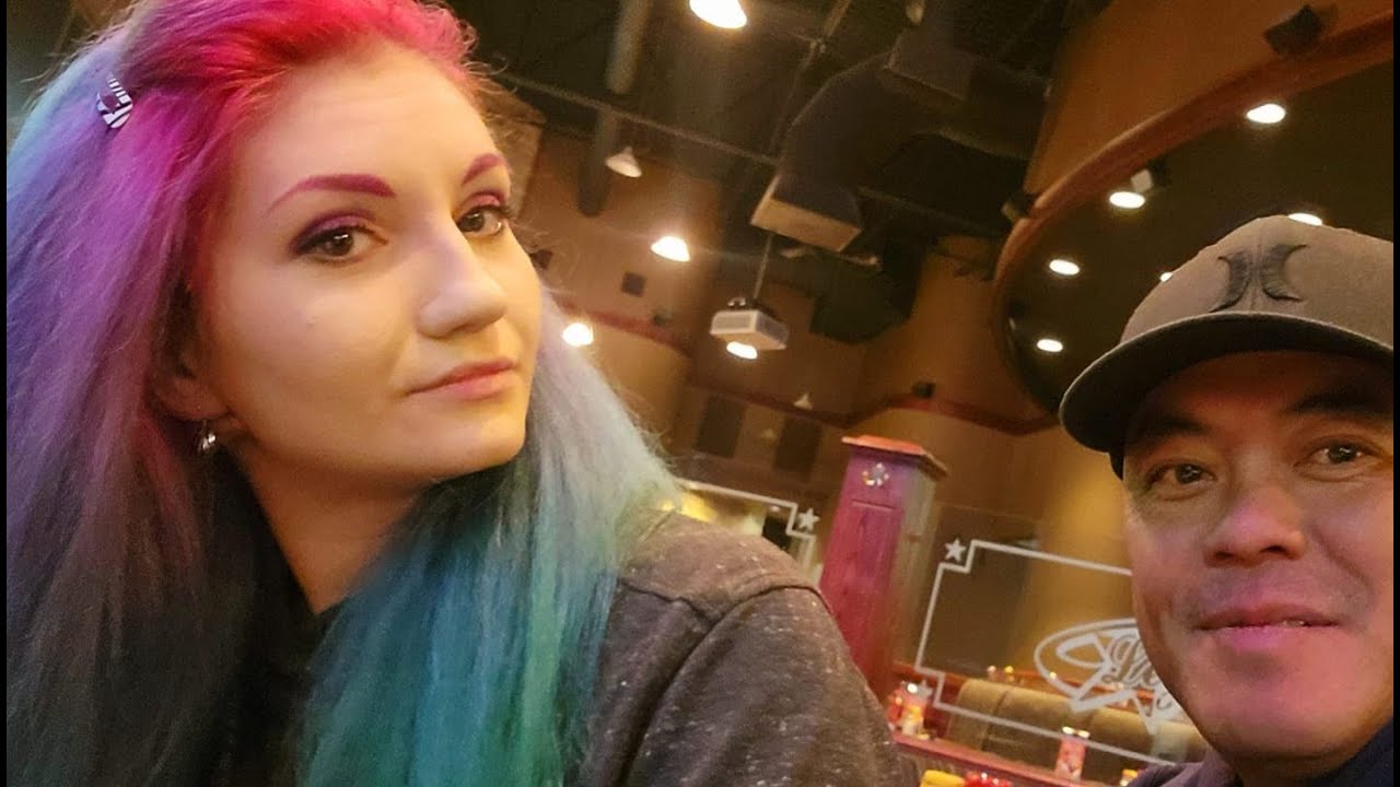 5 Signs She Only Wants To Be Your Friend