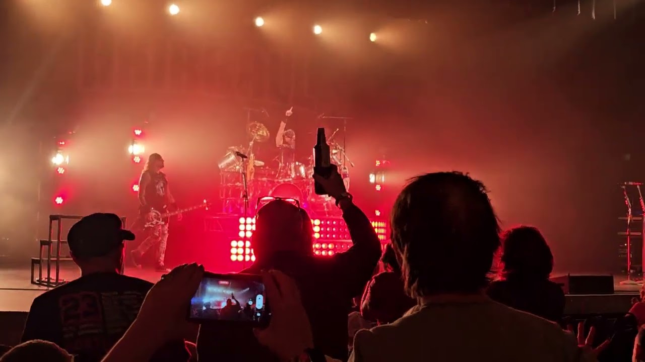 Hairball - opening/ Kickstart my heart motley crue