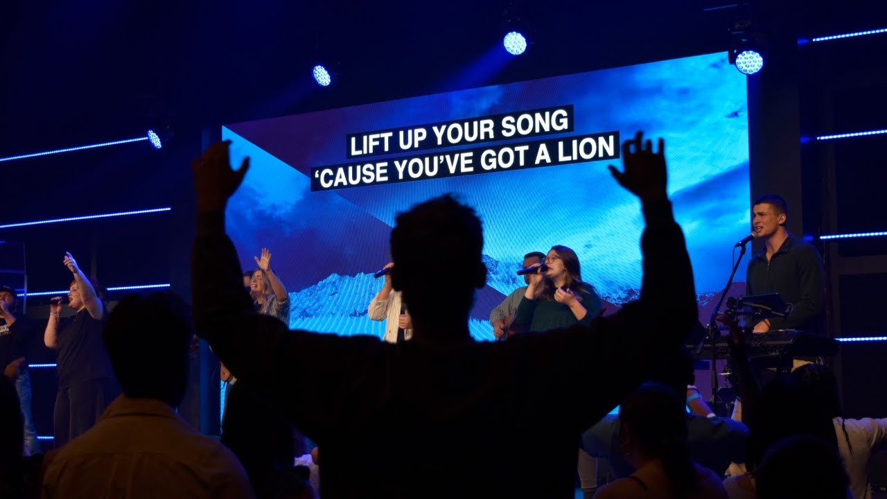 Worship Jesus with us Now!