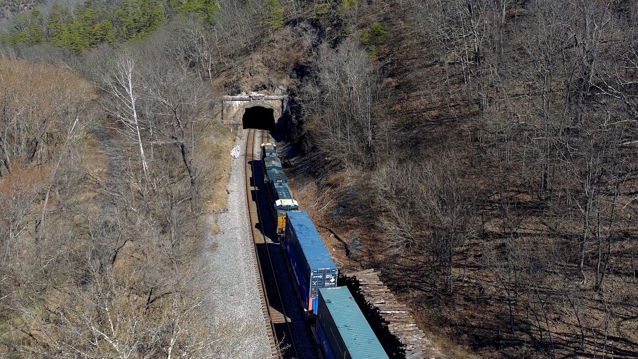 CSX Carothers Tunnel Action!!!!! #train