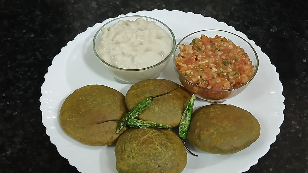 पालक मटर कचोरी और साथ में हो गुड़ वाली खीर और टमाटर की चटनी तो क्या बात हो भोजन का मजा बढ़ जाएगा