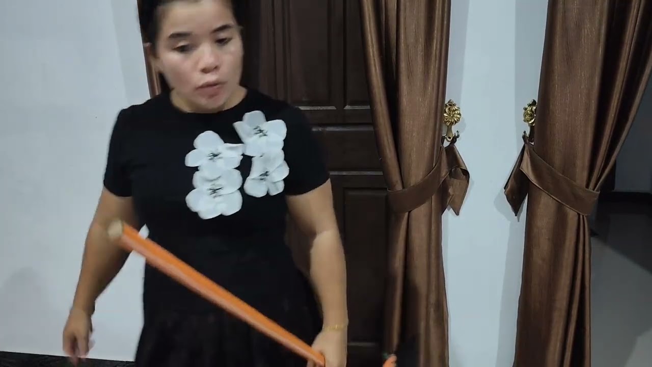 Ya TUHAN... SEBENTAR SAJA SAYA PERGI RUMAH SUDAH SEPERTI KAPAL PECAH 