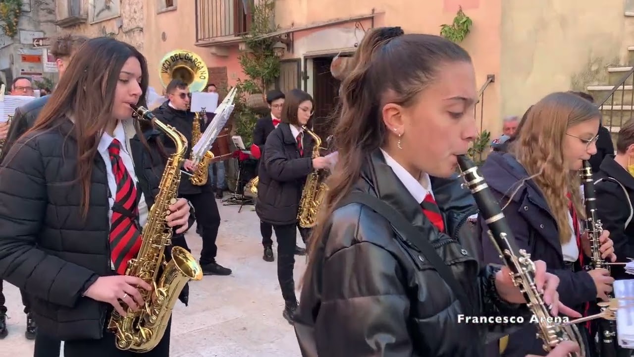 VICO DEL GARGANO: LA FESTA DI SAN VALENTINO PROTETTORE DELLE ARANCE