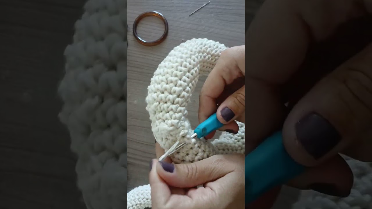Colar de mesa em crochê