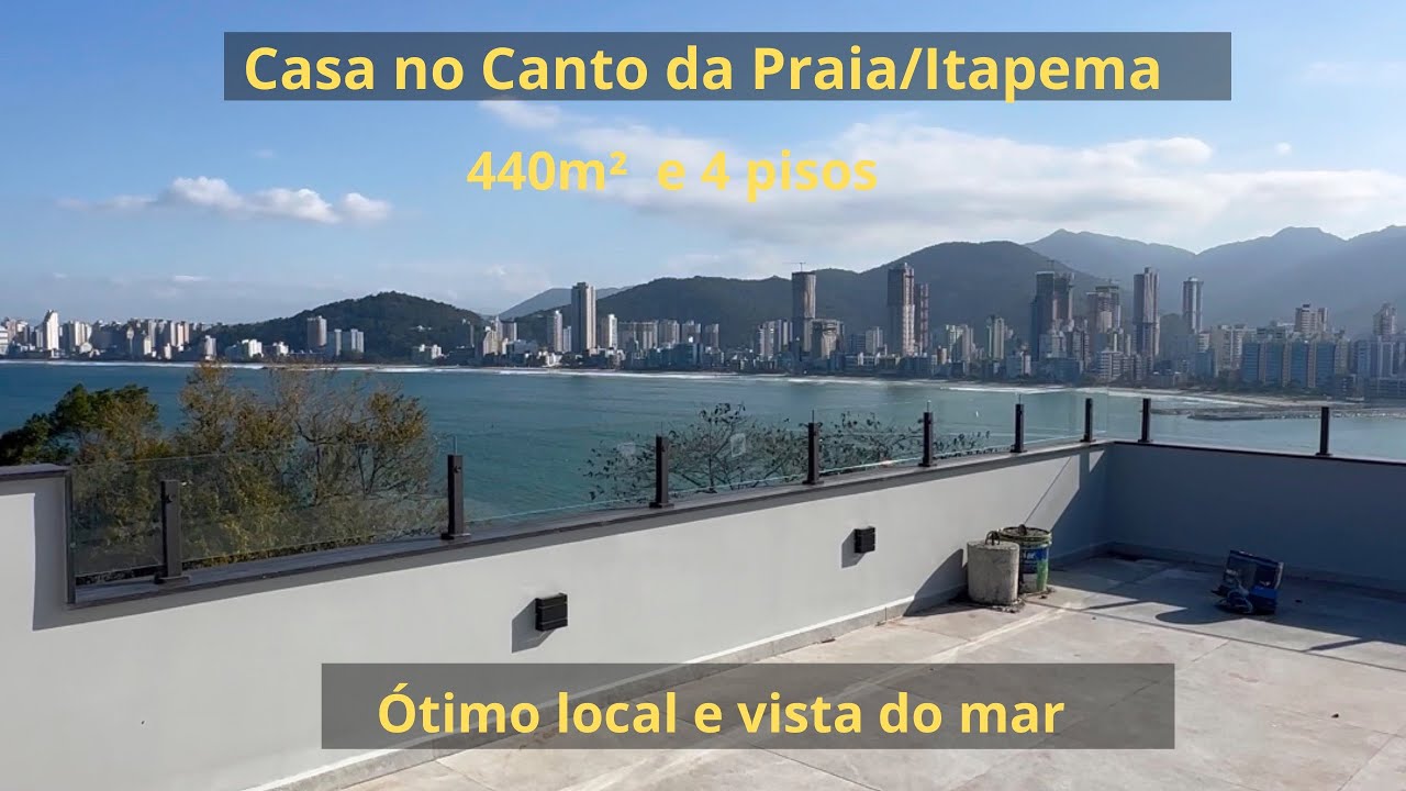 Casa com vista fantástica de Itapema SC. A venda.