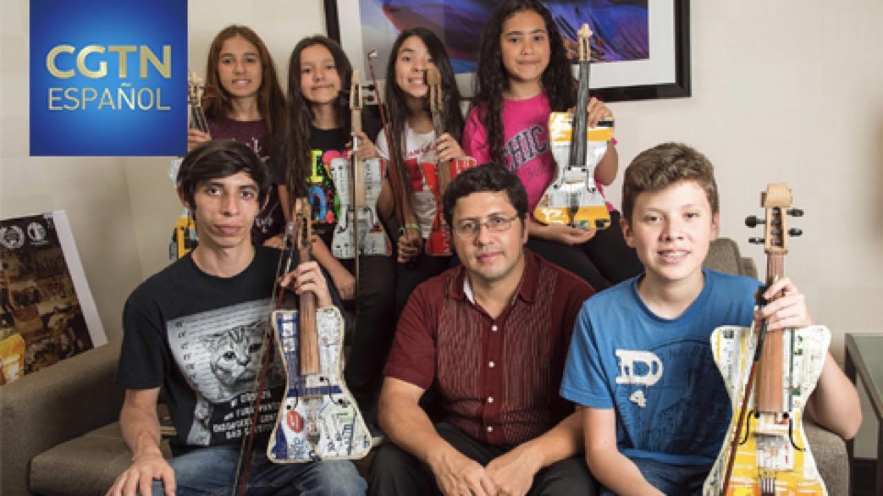 Una orquesta transforma la basura en instrumentos musicales