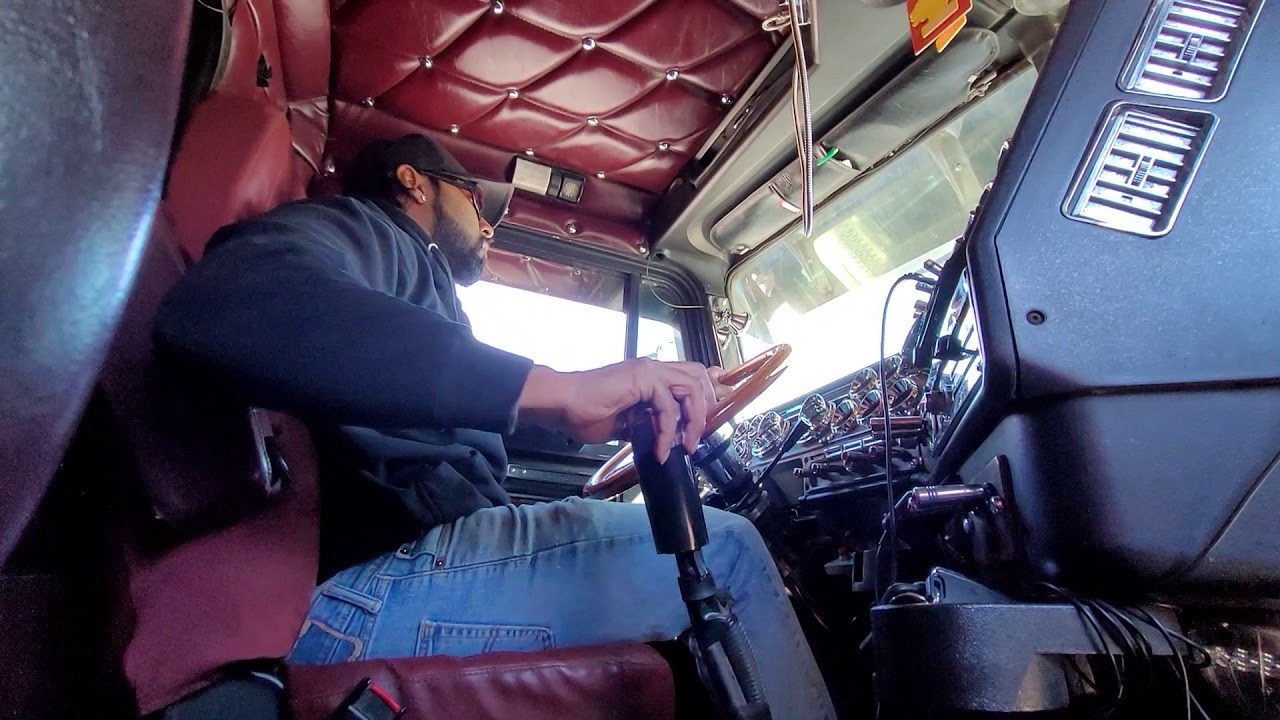 Freightliner classic Cummins N14 13 speed shifting with JAKES loaded
