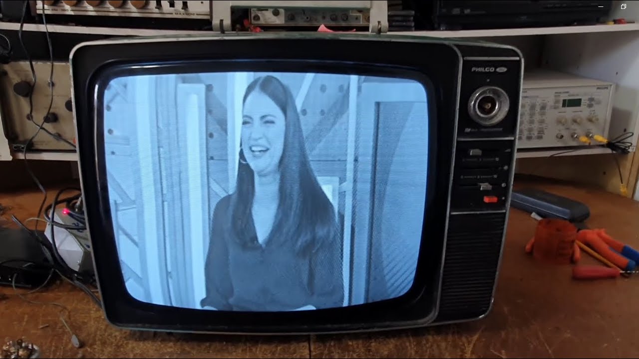 Conserto: TV Antiga Philco Ford B268 (1981)