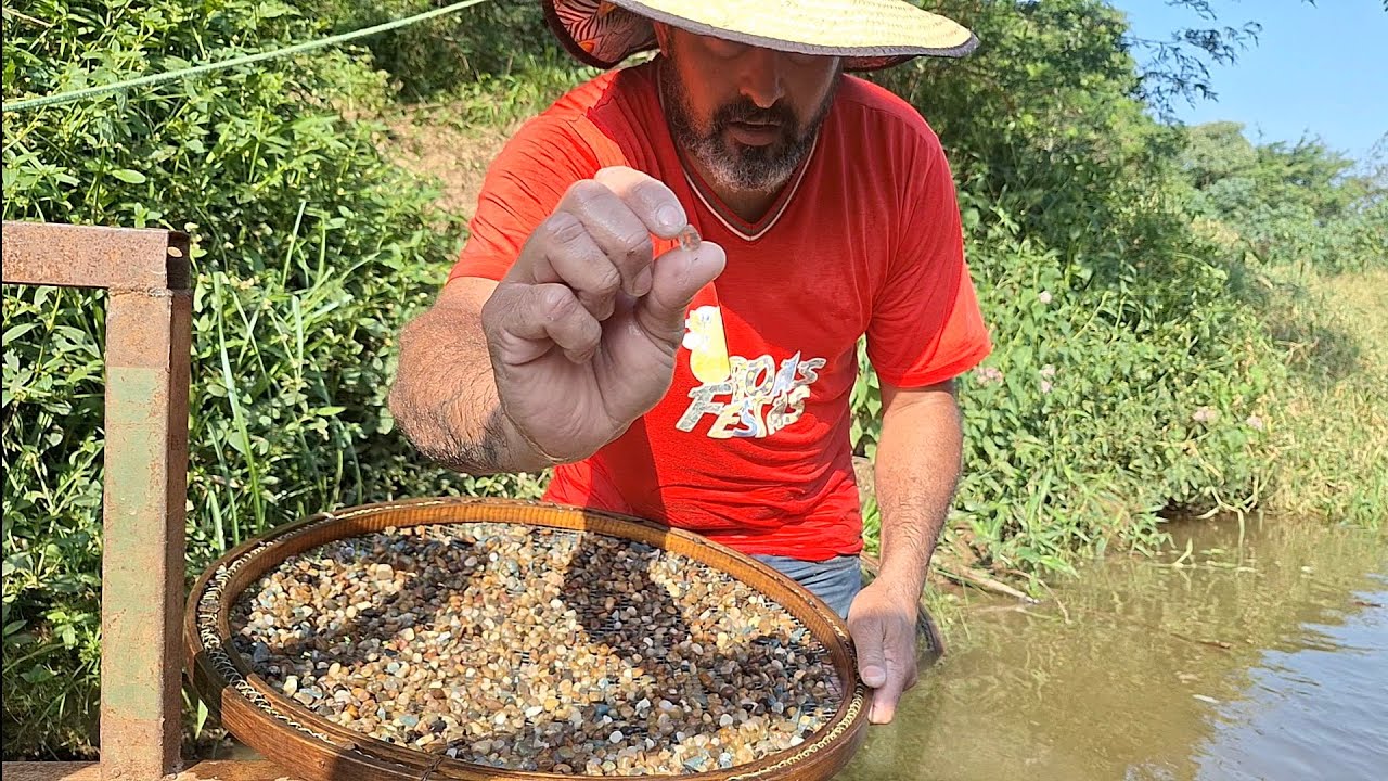 ACHEI OURO EM UM NOVO LOCAL.