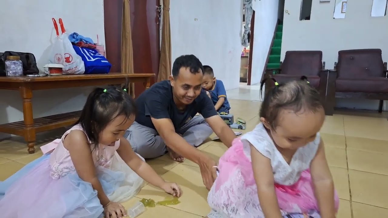 Mainan baru #anaklucu #mainanbaru #anaksuka 