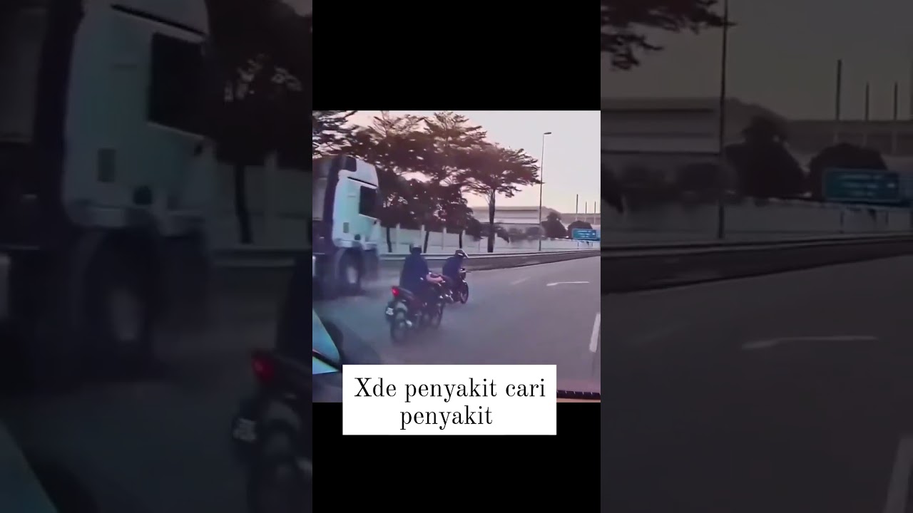 kepada mat rempit kat luar sana! takyah tunjuk hebat wheely depan org, menyampah ada la! #viral