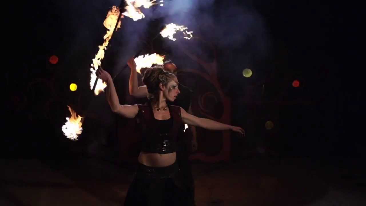 Spectacle de feu 'La Lueur de Zéis' [Compagnie ZOOLIANS]