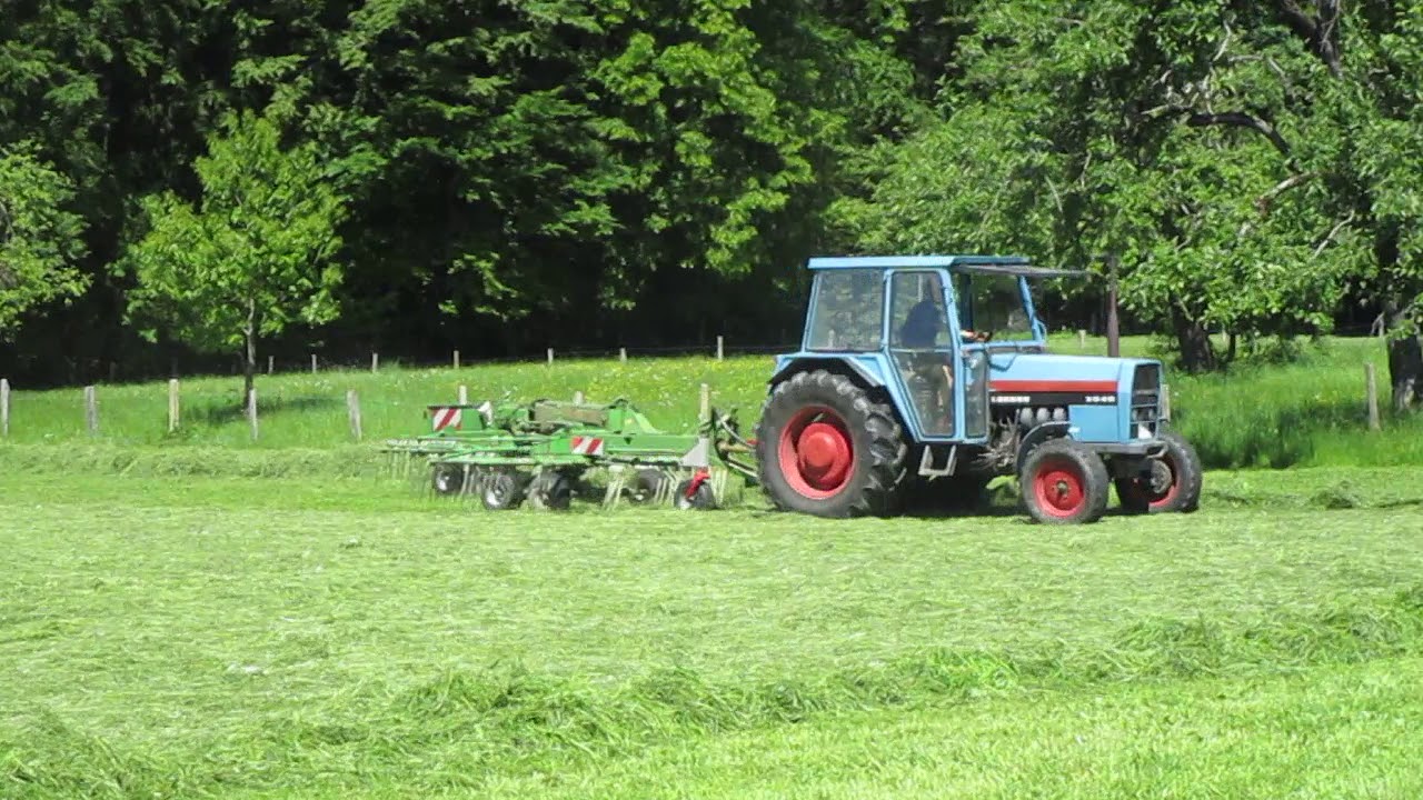 Eicher 3048 mit Schwader