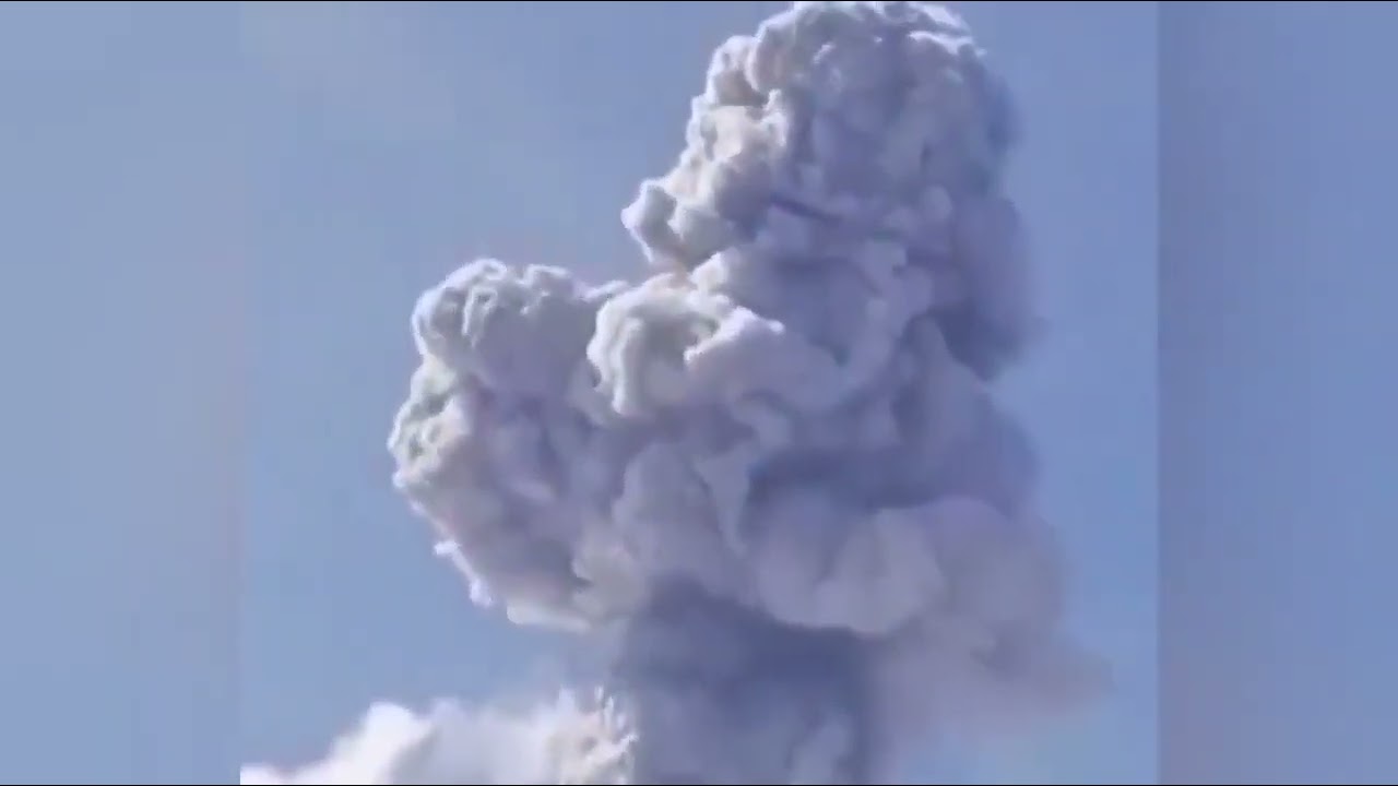 В Колумбии, в Андах, в Индо-Тихоокеанском огненном кольце произошло извержение вулкана Невадо-дел...